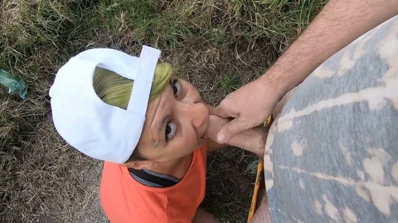 Amateur Blowjob in the Garden