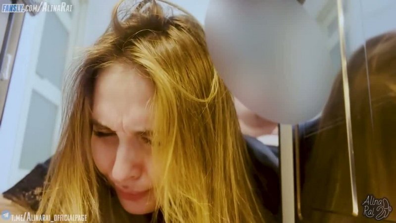 Чего пялишься Помоги мамке и даже не думай член доставать