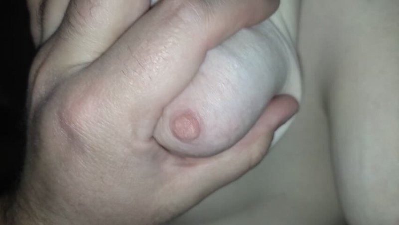 Дай за сиську подержусь пока ты на члене елозишь