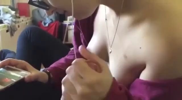 Девчонка вздрочнула своему парню