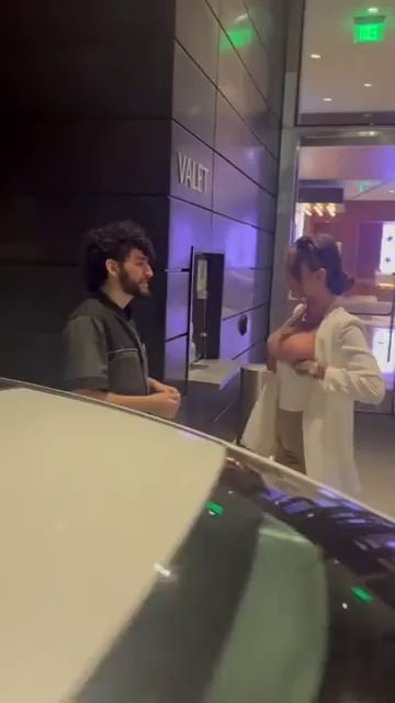 Flash Boobs Get Keys