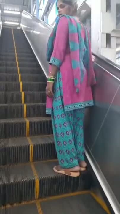 Horny Indian Milf Showing ampamp Fingering In Metro Toilet