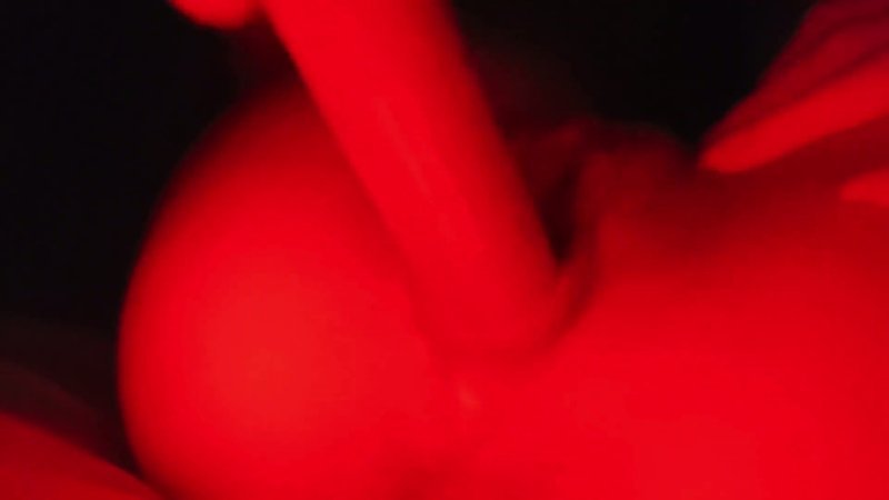 Little slut poundin n rubbin her pussy for a creamy cumming