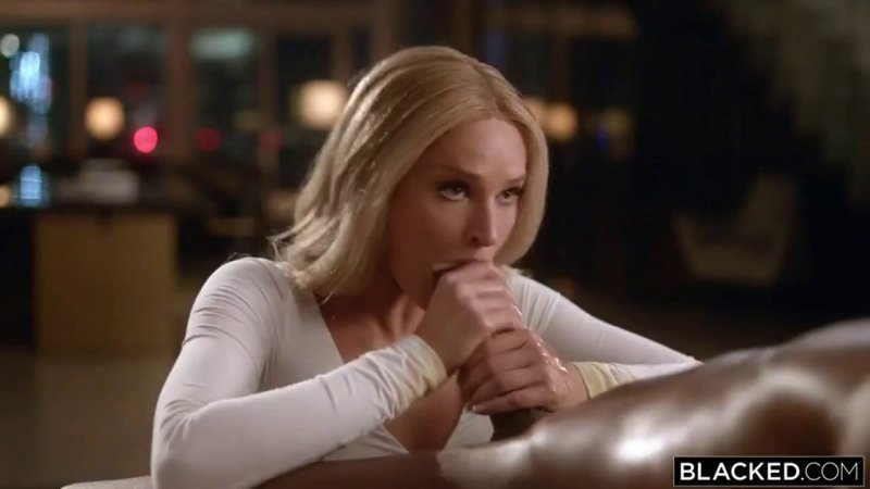 Милф сосет черному любовнику