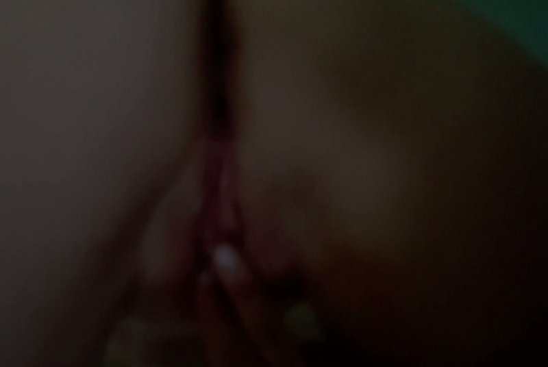 Муж лижет и ласкает киску жены