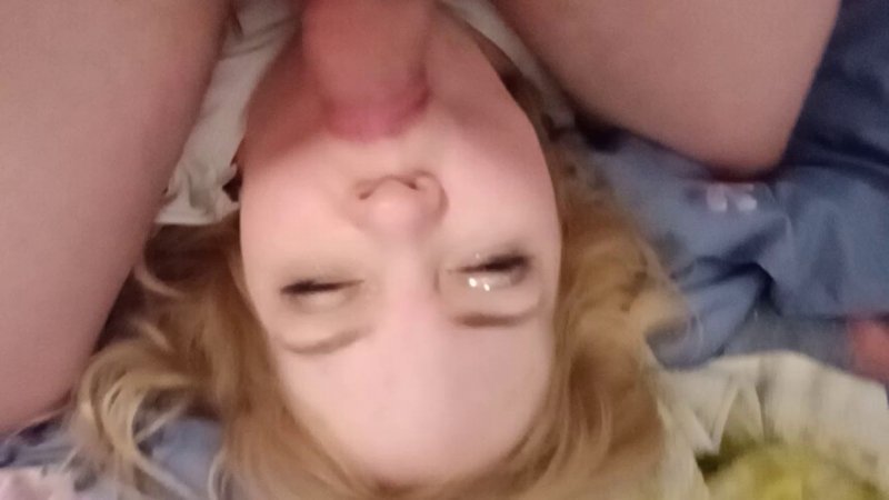 Наташка сосёт ради спермы в рот и на лицо