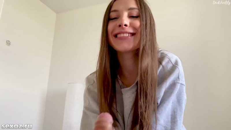 Не ругайся сестрёнка лучше сладко пососи мой хуй