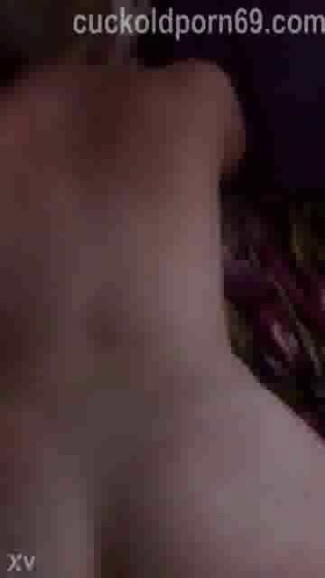 Негр трахает белую блондинку с большой попкой раком