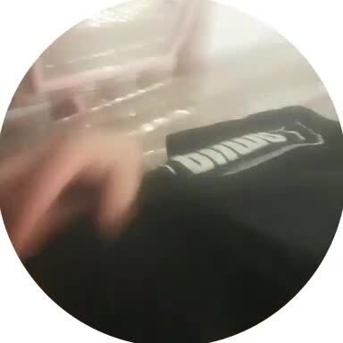 Показала кису