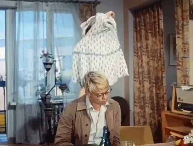 Шурик не заметил что Лида светит мохнаткой