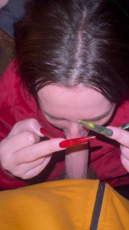 Слил свою суку которой следовало бы быть по вежлевее