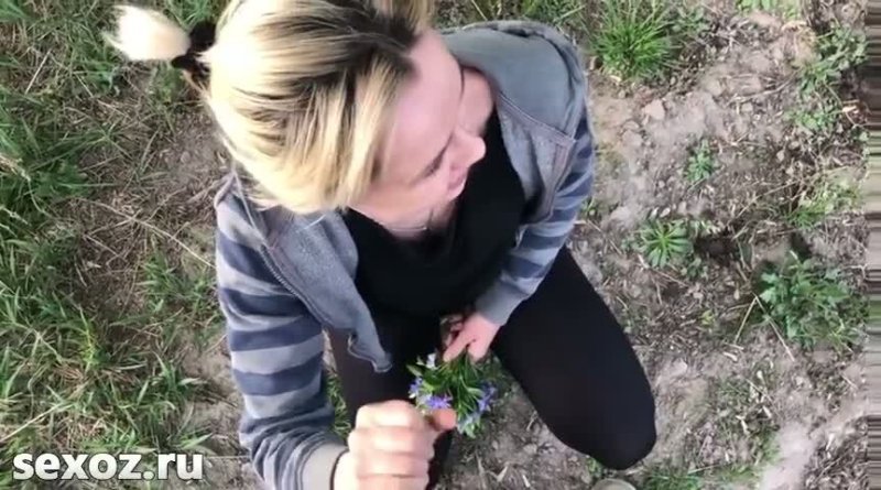 Стеснительная девка из деревни дрочит мой пенис