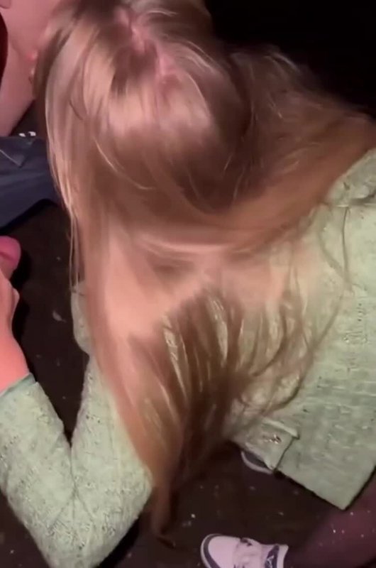 Три мужика пустили по кругу шлюху на парковке