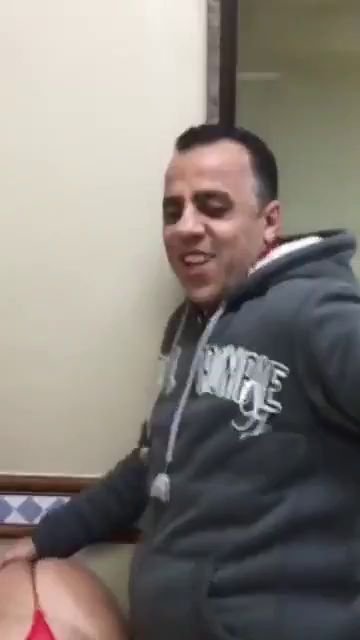 Турок натягивает туристку а его друг снимает