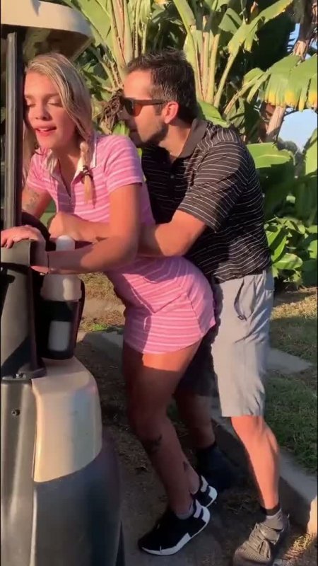 За деньги трахнул жену при муже